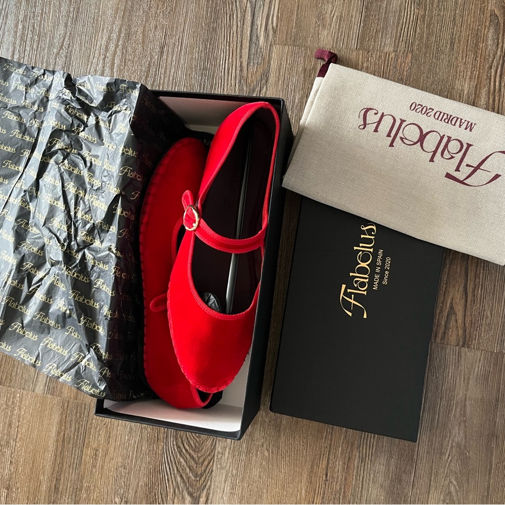 Flabelus Women's Red velvet Mary Janes